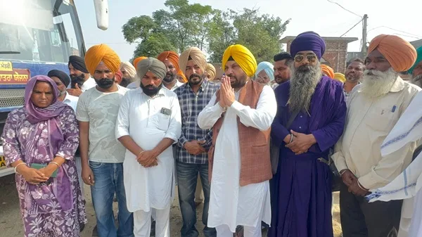 Public Works Minister Harbhajan Singh ETO flags off the 64th pilgrimage bus from Jandiala Guru constituency