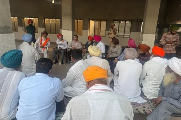 SDM Dr. Karanvir Singh made farmers aware about proper management of stubble