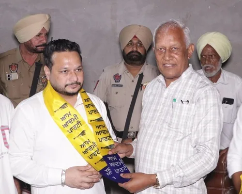A setback for Parminder Singh Dhindsa; Many families of village Manyana join Aam Aadmi Party