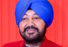 There is a lot of discussion on social media regarding a viral video of Dalair Mehndi, a famous and veteran singer of the Punjabi music world.