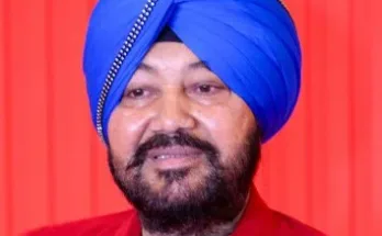 There is a lot of discussion on social media regarding a viral video of Dalair Mehndi, a famous and veteran singer of the Punjabi music world.